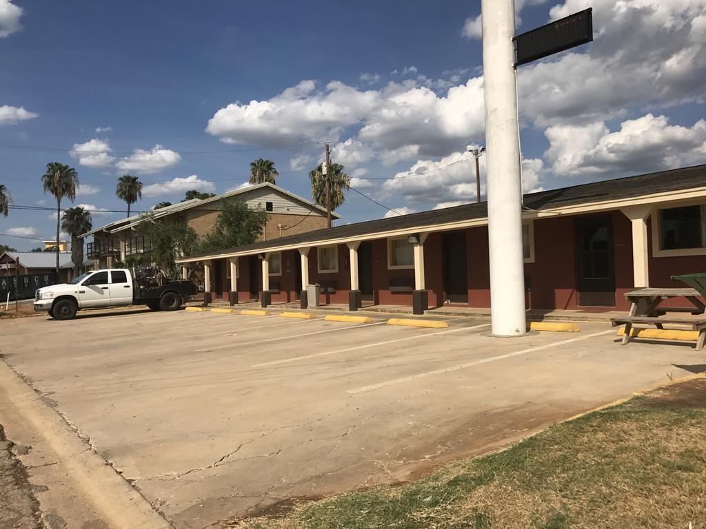 Village Inn Cotulla Kültér fotó